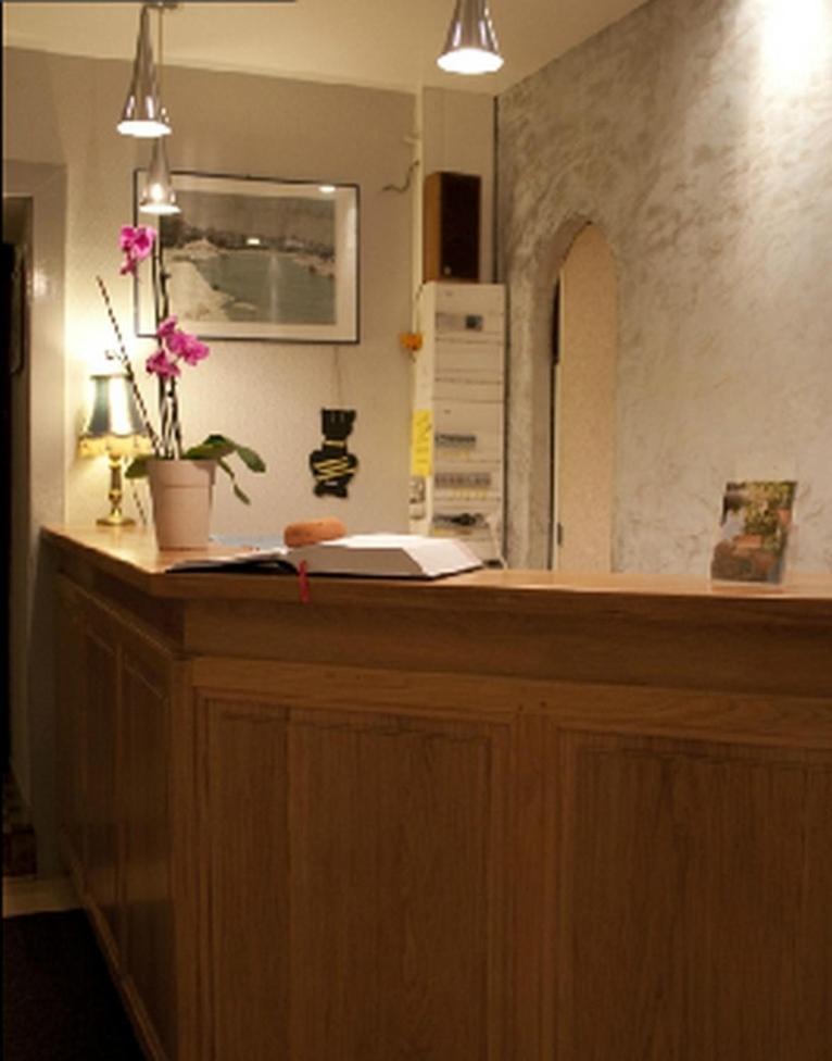 Logis Hotel Les Tilleuls Saint-Cirgues-de-Jordanne Εξωτερικό φωτογραφία