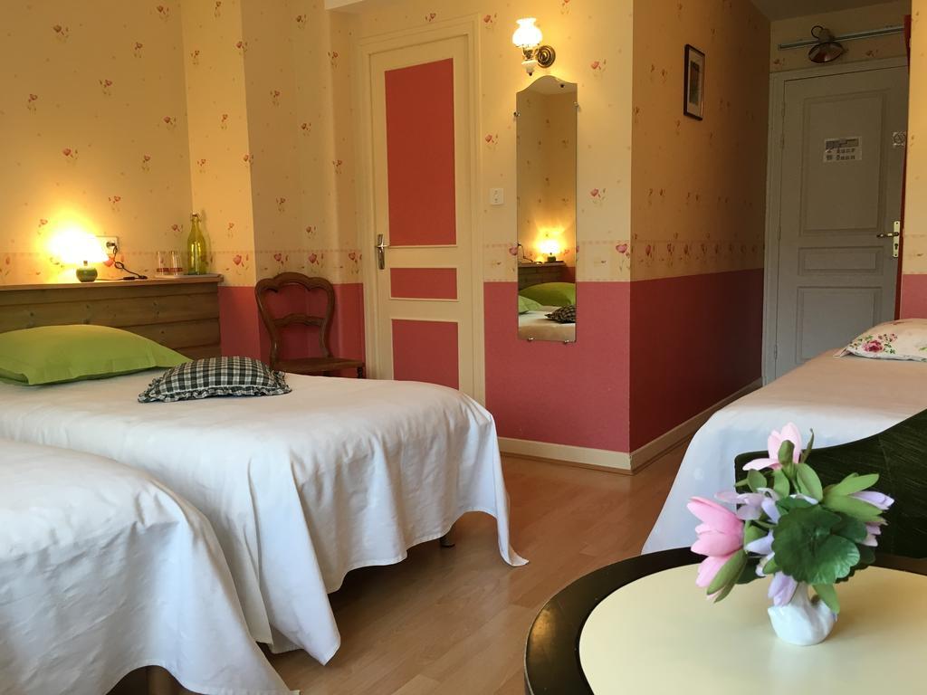 Logis Hotel Les Tilleuls Saint-Cirgues-de-Jordanne Εξωτερικό φωτογραφία
