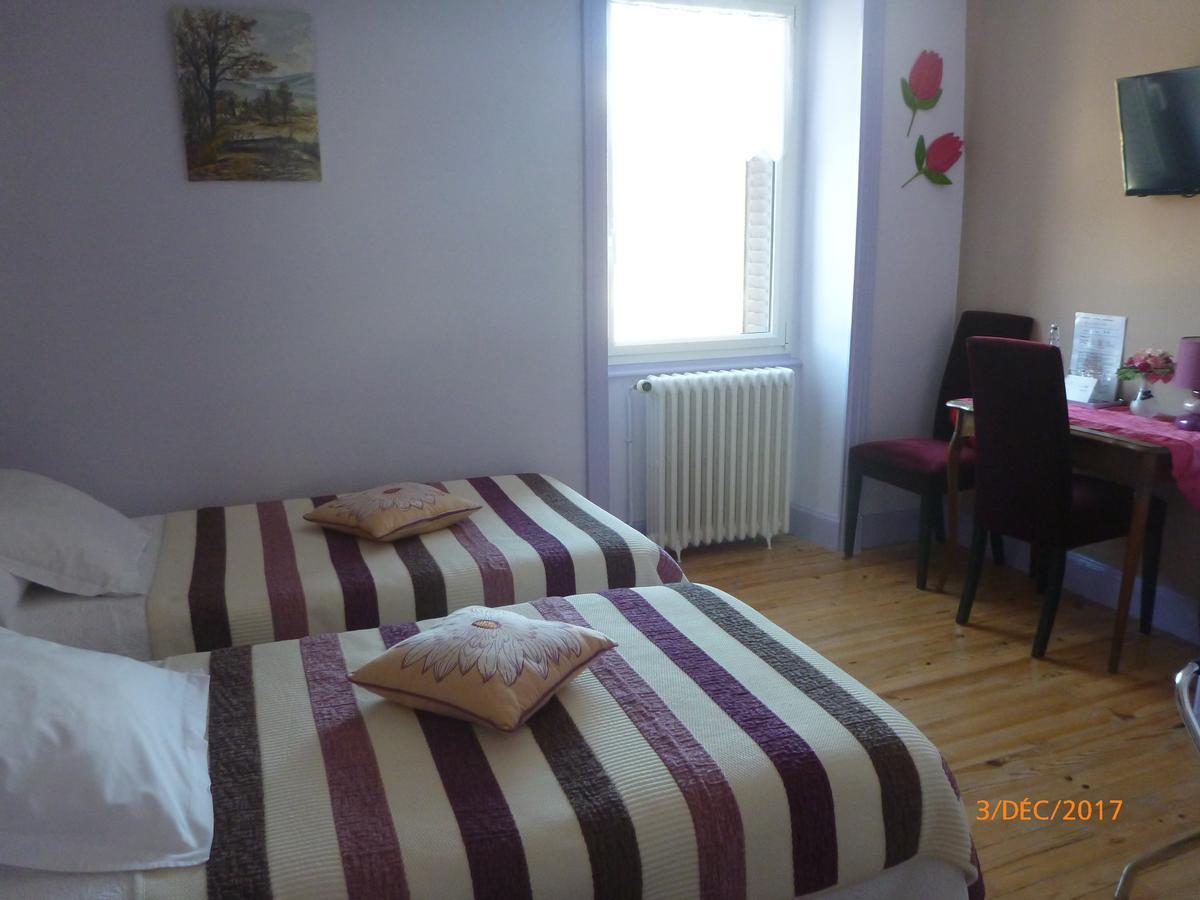 Logis Hotel Les Tilleuls Saint-Cirgues-de-Jordanne Εξωτερικό φωτογραφία